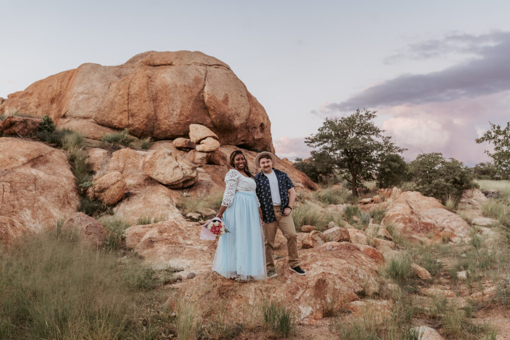 Dragoon engagement photographer Arizona couple among Texas Canyon boulders